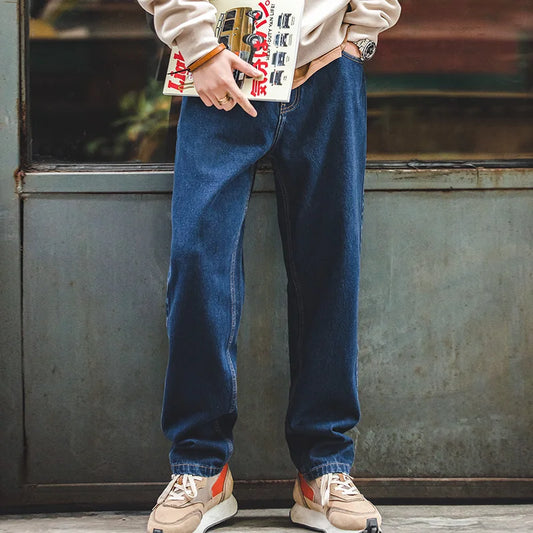 Thomas Hillas | Retro Klassischer Denim-Look mit modernem Komfort