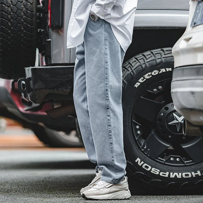 Thomas Hillas | Retro Klassischer Denim-Look mit modernem Komfort