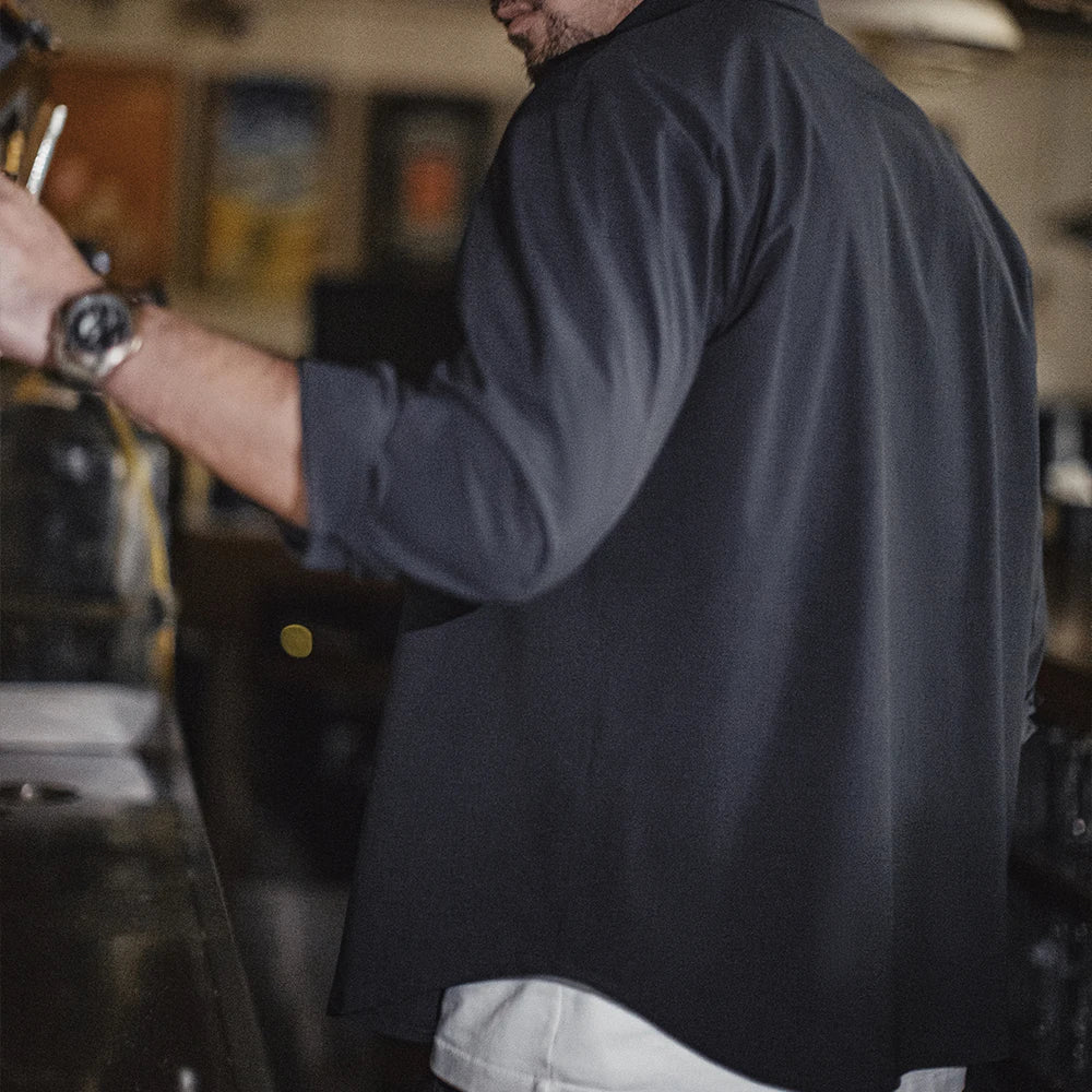 Thomas Hillas | Cleanes Zip-Shirt – Minimalismus trifft Funktion