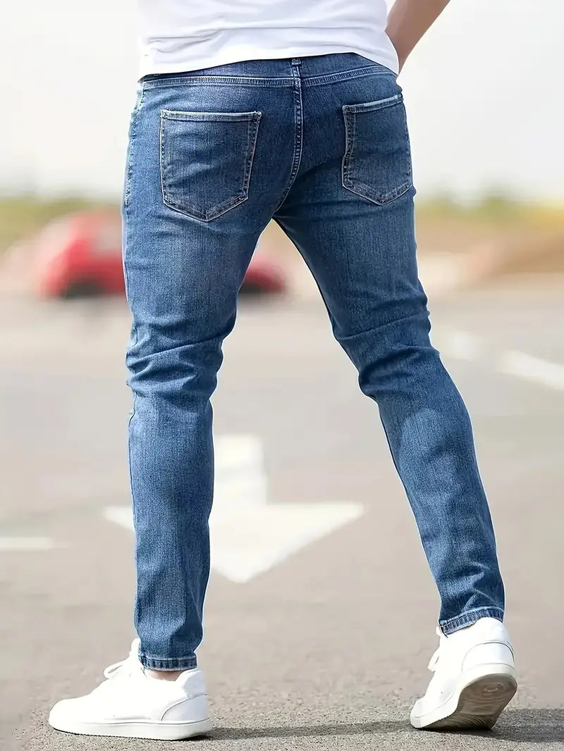 Thomas Hillas | Zerrissene jeans für den frühling